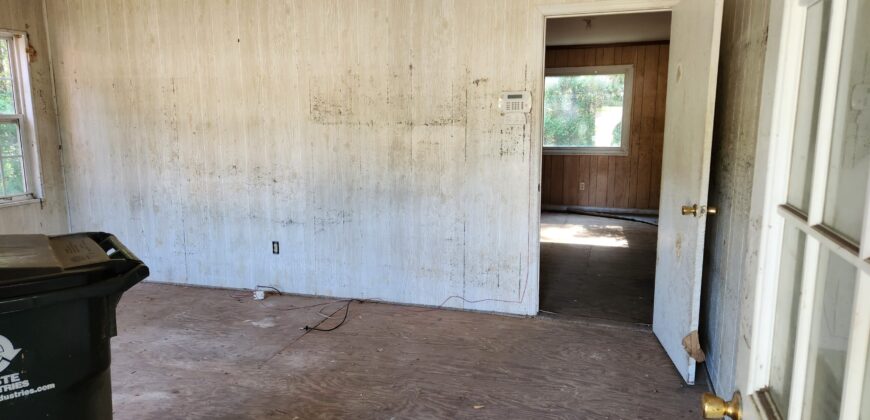 218 S Main St Princeville, NC 27886