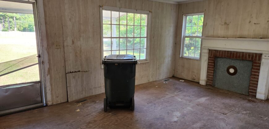 218 S Main St Princeville, NC 27886