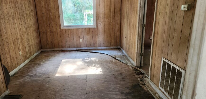 218 S Main St Princeville, NC 27886