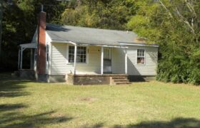 218 S Main St Princeville, NC 27886