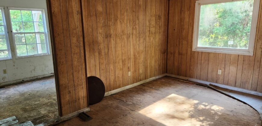 218 S Main St Princeville, NC 27886