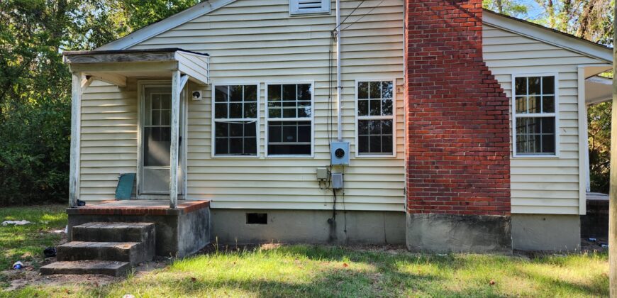 218 S Main St Princeville, NC 27886